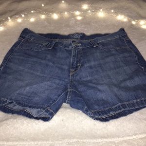mid-rise denim shorts size 10